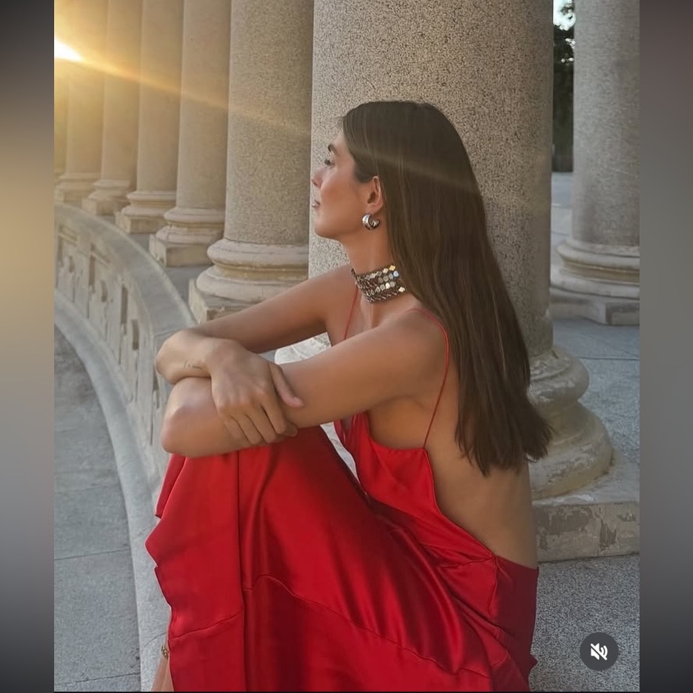 ๐(NWOT) ZARA Bloggers Fav Open Back Satin Maxi Dress in Red. Size SMALL - Picture 4 of 16